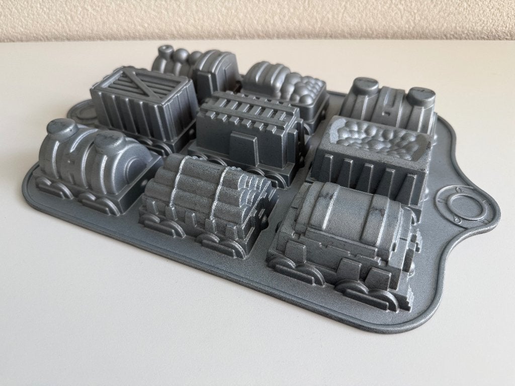 Nordic Ware 'Train Cake' bakvorm (1 trein en 8 wagons), Overige typen, Ophalen of Verzenden, Gebruikt