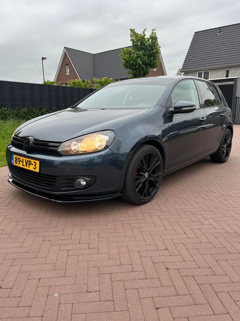 Sportieve Volkswagen Golf 1.2 TSI 77Kw 5Drs 6 versnellingen, Auto's, Voorwielaandrijving, Stof, 4 cilinders, Blauw