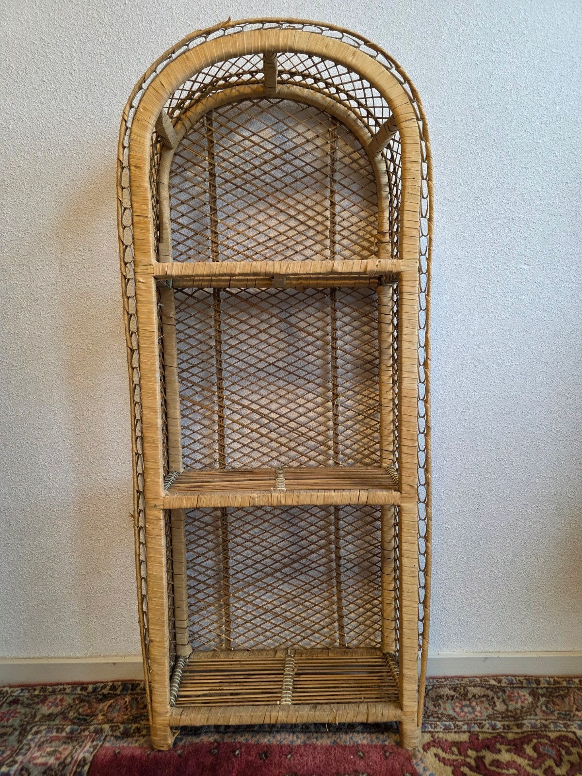 Vintage boogkast rotan kastje legplanken, Ophalen, Minder dan 50 cm, Gebruikt, 100 tot 150 cm