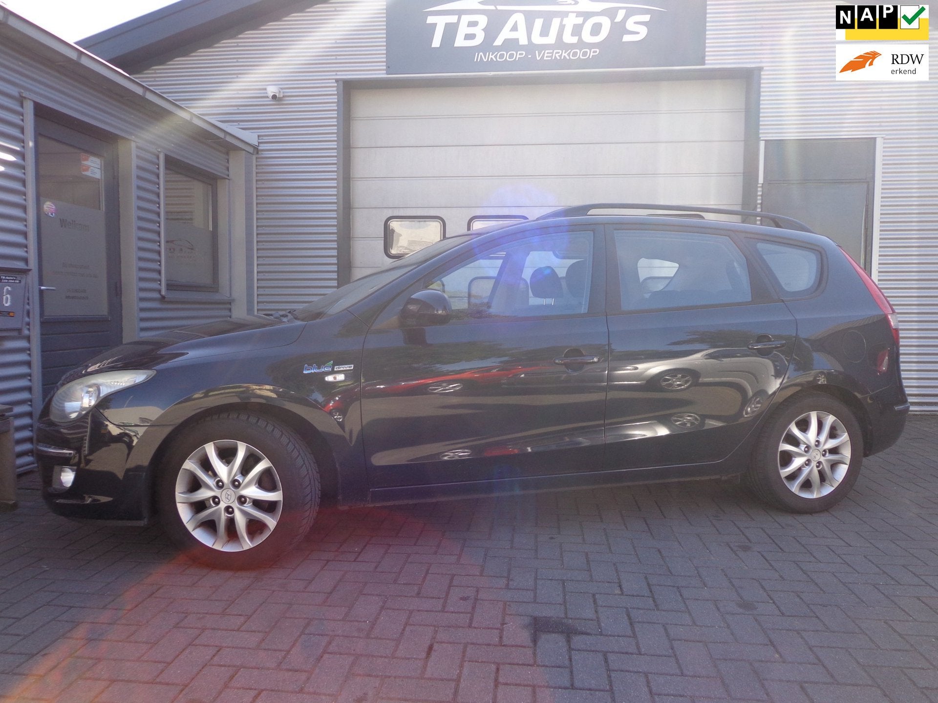 Hyundai I30 CW 1.6i Dynamic Business ! HANDEL / EXPORT !, Gebruikt, 4 cilinders, Zwart, Origineel Nederlands