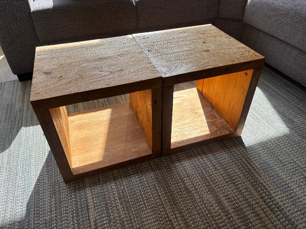 2 robuuste bijzettafels / salontafels teakhout 40x40x40 cm., Huis en Inrichting, Tafels | Bijzettafels, Ophalen, Minder dan 45 cm