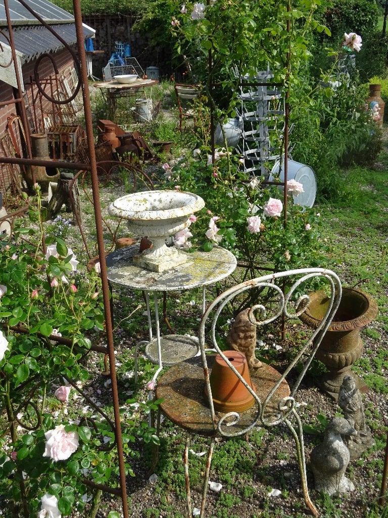 Franse antiek brocante tuinstoeltjes tuin stoeltjes, Ophalen