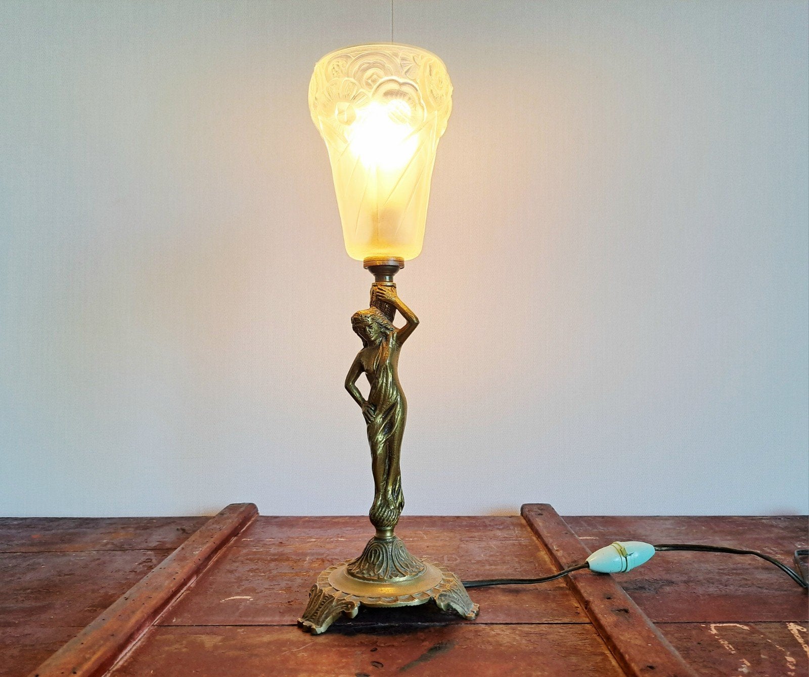 Prachtige Antieke Art Nouveau Tafellamp met Vrouwenfiguur, Antiek en Kunst, Antiek | Lampen, Ophalen of Verzenden