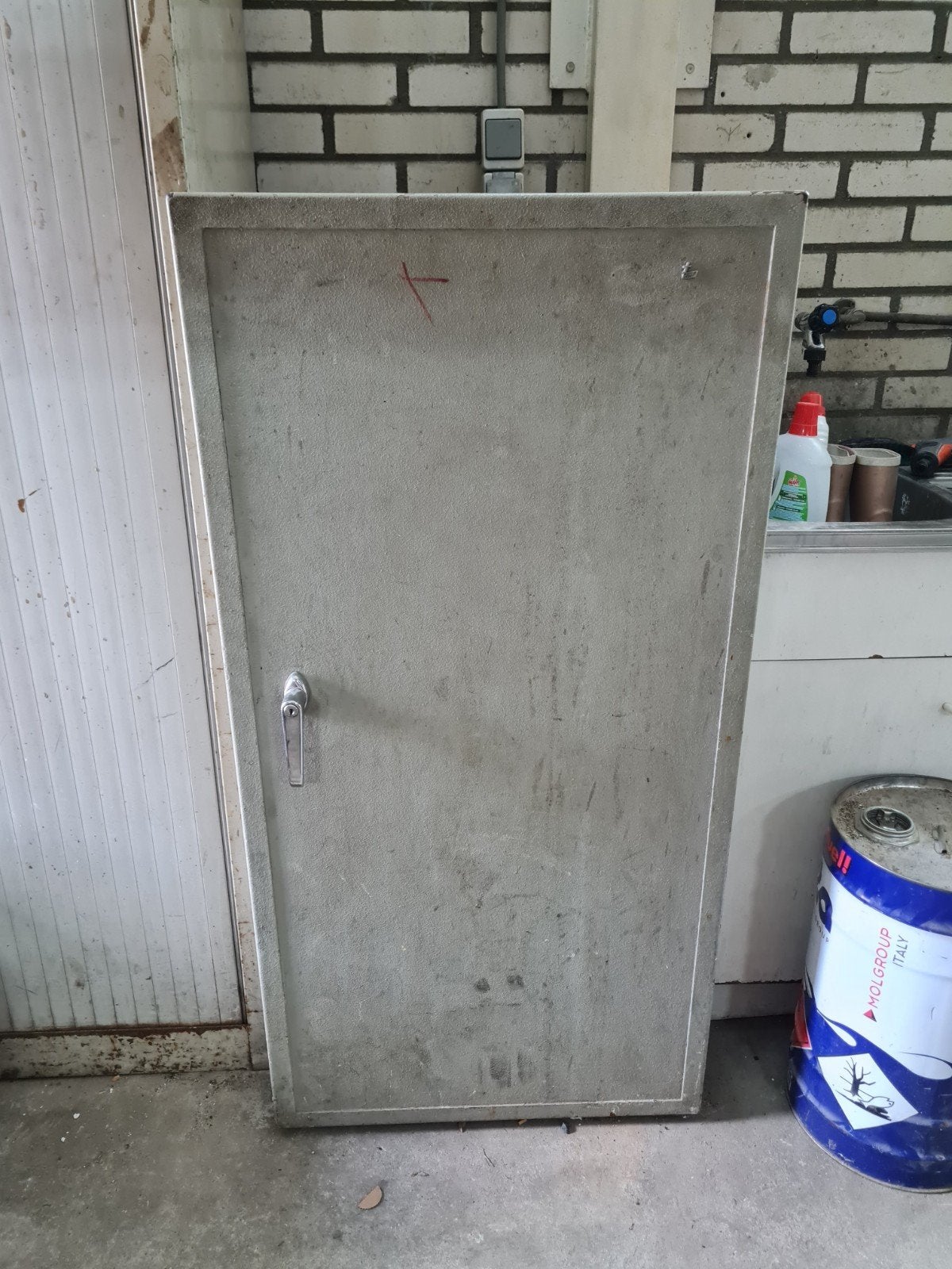 Brandkluis met legplanken - 62x123x53 cm, Huis en Inrichting, Brandblussers en Brandkasten, Ophalen, Gebruikt, Brandkast