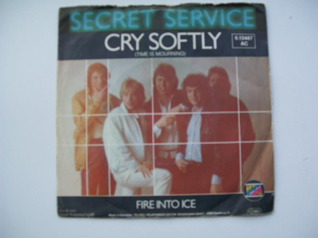 7" Single Secret Service - Cry Softly / Fire Into Ice, Gebruikt, 7 inch, Ophalen of Verzenden, Pop