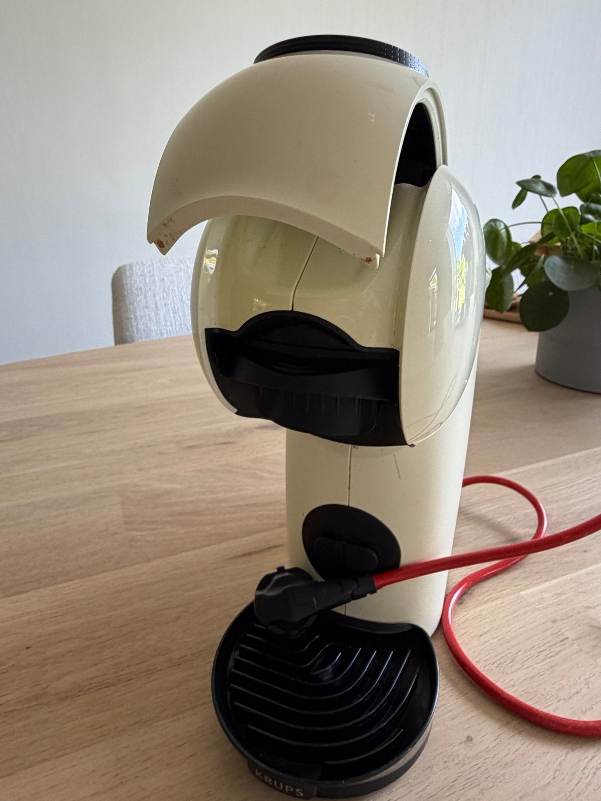 Krups Dolce Gusto Genio S Basic Koffiecupmachine, Witgoed en Apparatuur, Koffiezetapparaten, Ophalen, Gebruikt, Koffiemachine