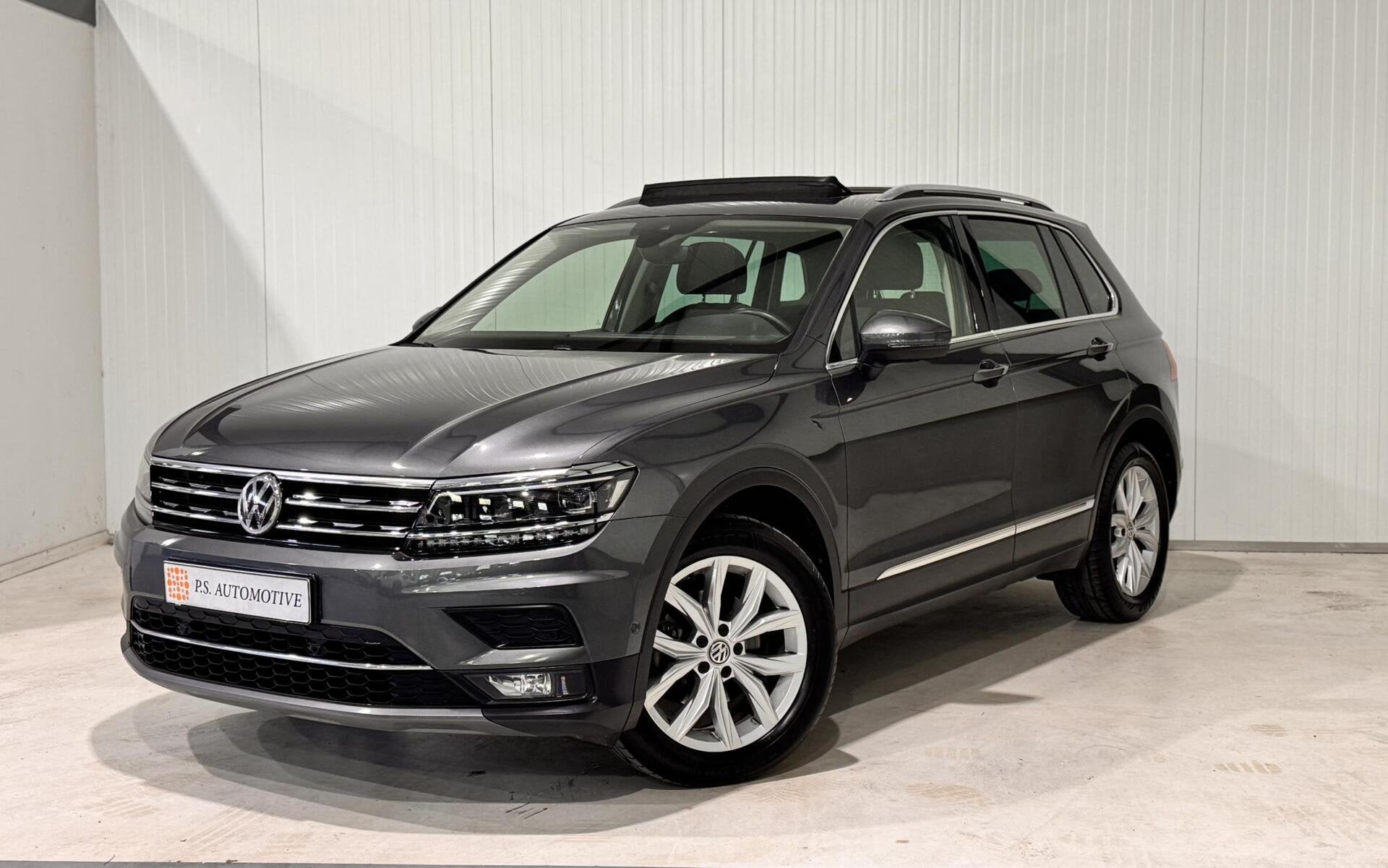 Volkswagen Tiguan 1.5 ACT CARAT EXCLUSIVE|PANO|ACC|LANE|, Gebruikt, 4 cilinders, Bedrijf, 5 stoelen