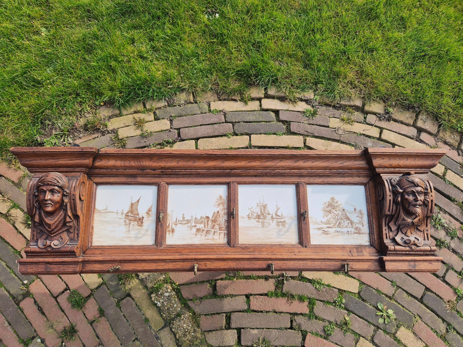 Antieke kapstok met tegels en houtsnijwerk, Ophalen of Verzenden