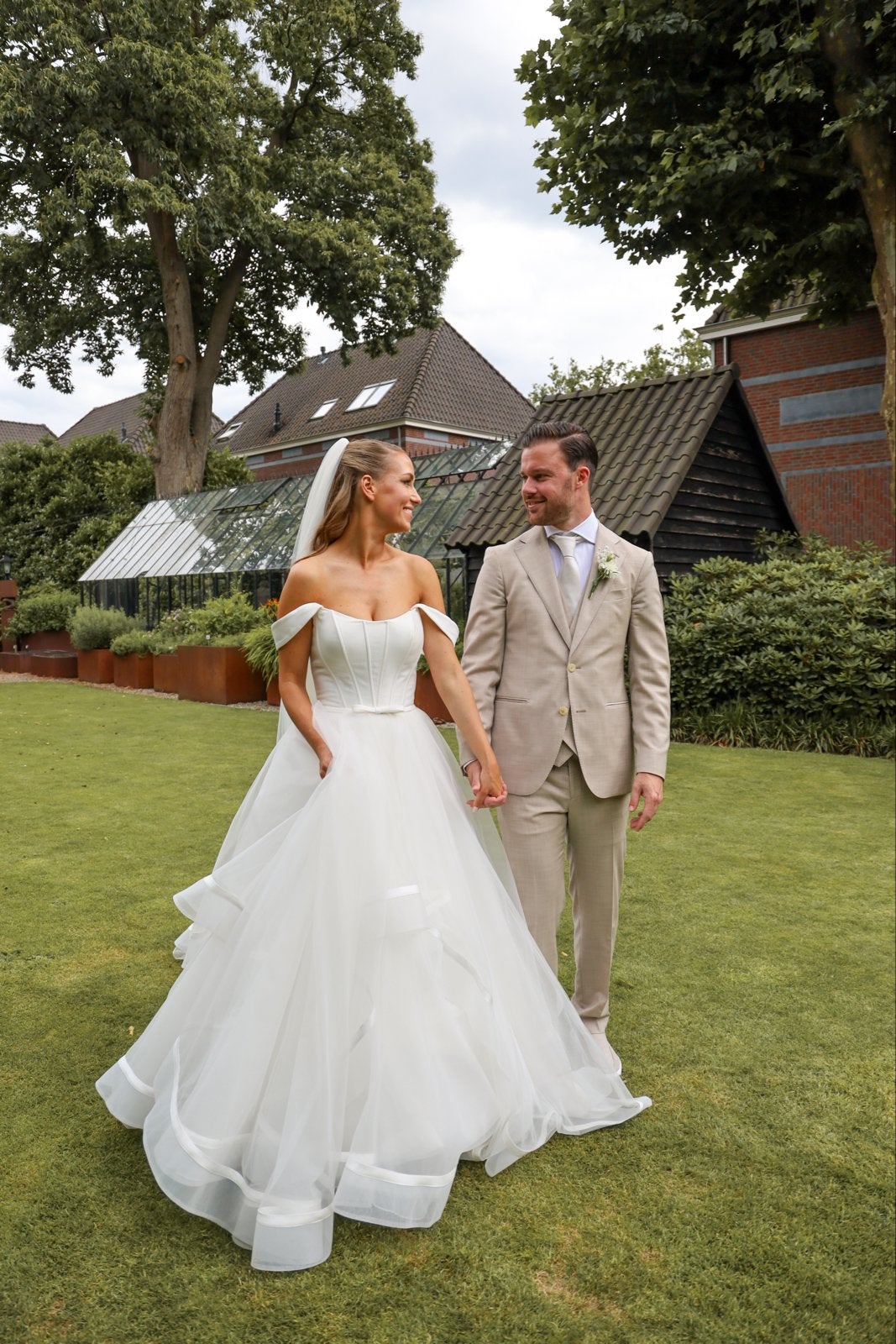 Ladybird trouwjurk met sluier, maat XS, Ophalen, Zo goed als nieuw, Wit, Trouwjurk