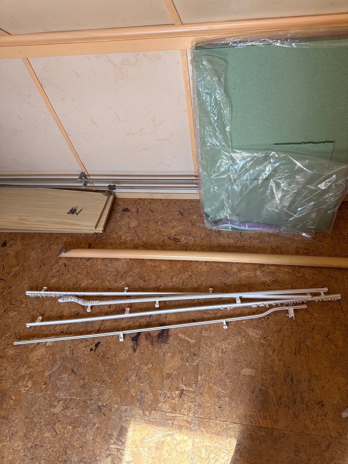 Gordijnrails met runners - Diverse lengtes, Huis en Inrichting, Gebruikt, Wit, Ophalen of Verzenden, 200 cm of meer