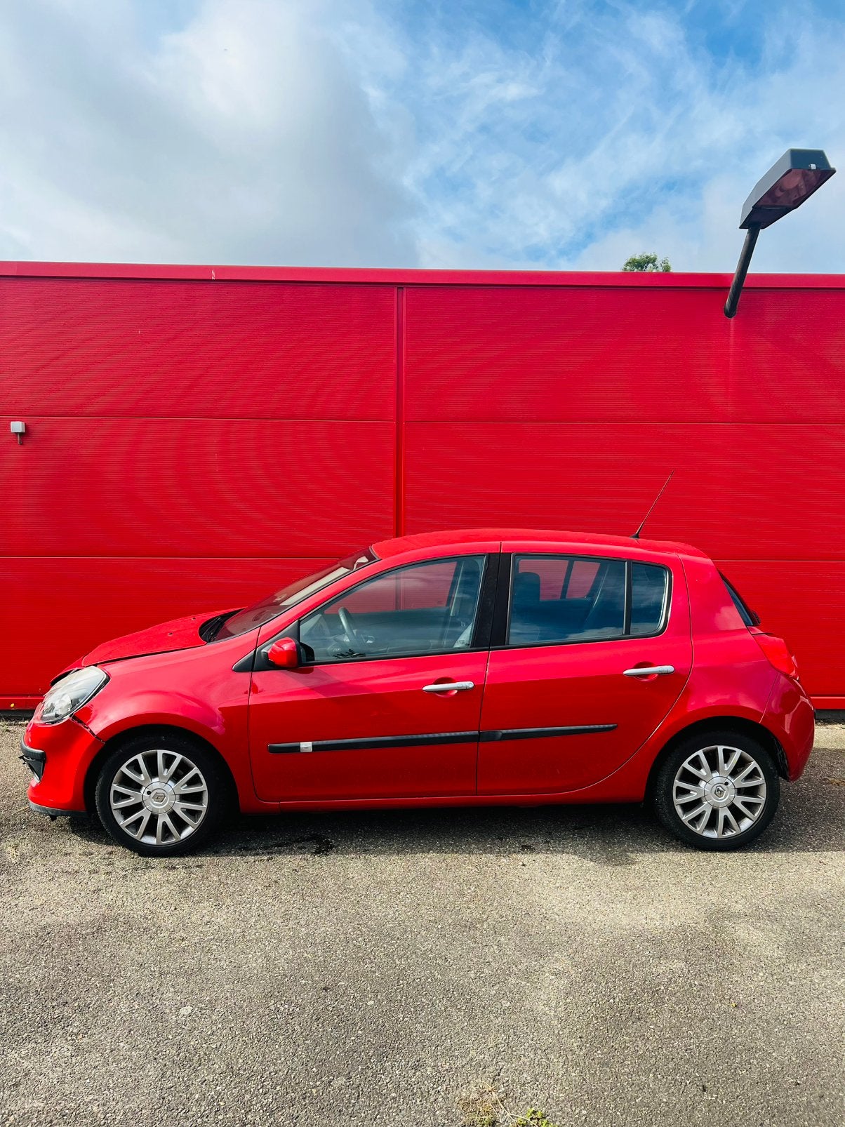 Renault Clio 1.2 TCE 5-DRS 2009 Rood Schade Export NAP, Voorwielaandrijving, 535 kg, Zwart, 4 cilinders