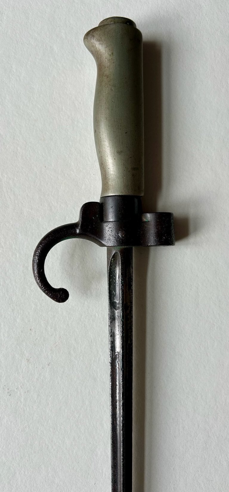 Antieke Franse Lebel bajonet modèle 1886 – vroege uitvoering, Ophalen of Verzenden, Landmacht, Overige gebieden, Mes of Dolk