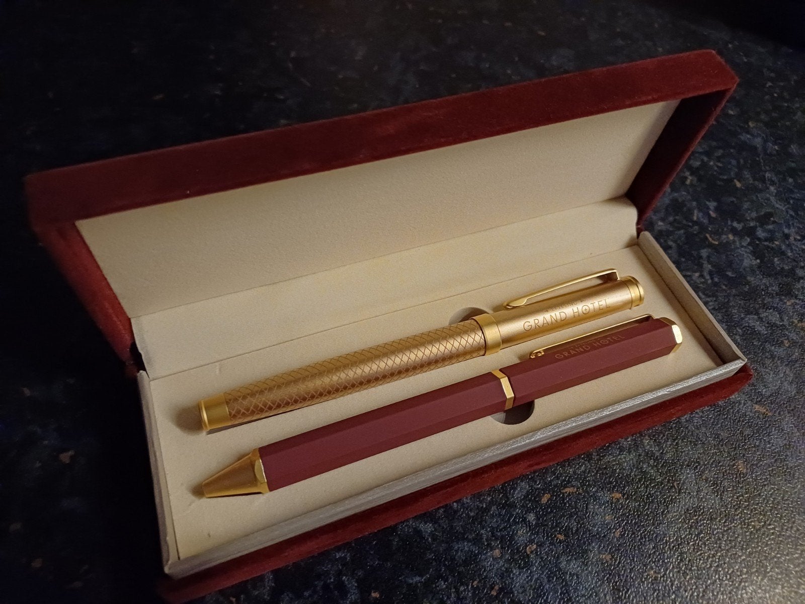 Efteling Grand Hotel Pen Set - Nieuw in doos, Verzamelen, Ophalen of Verzenden, Nieuw, Gebruiksvoorwerp