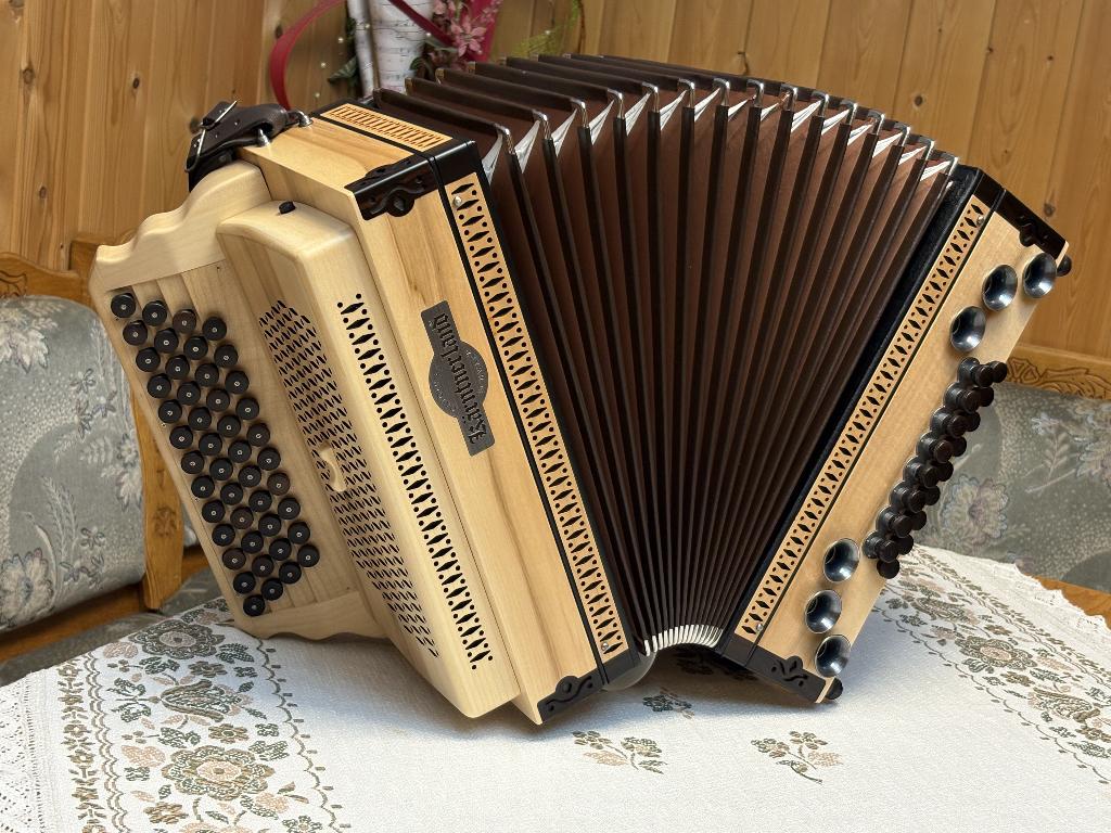 Steirische Harmonika Kärntnerland Alpenkönigin Exklusiv, Muziek en Instrumenten, Accordeons, Overige formaten, Knopaccordeon, Ophalen