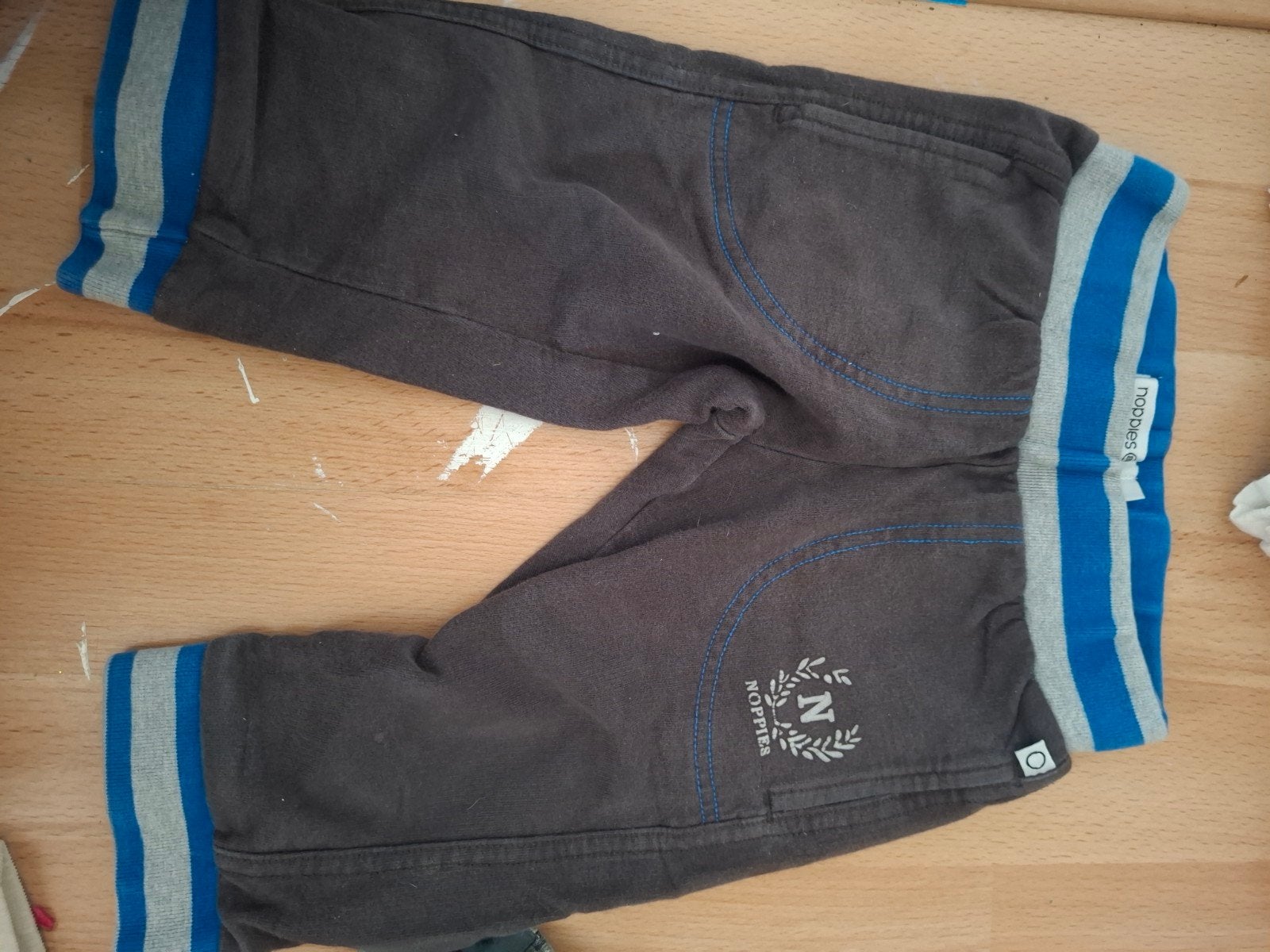 Leuke set van 3 korte broeken en 1 T-shirt voor jongens, Noppies, Baby Blue, Gebruikt, Broekje, Ophalen of Verzenden