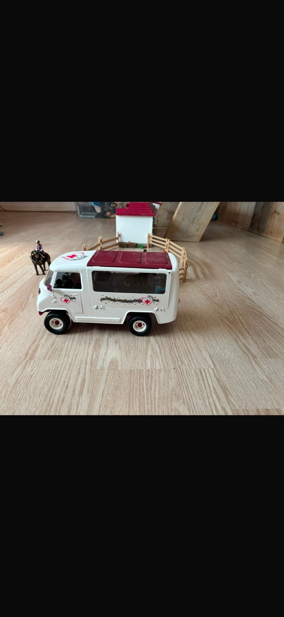 Schleich Paardenstal met Paarden en Dierenartsbus, Ophalen of Verzenden, Zo goed als nieuw, Jongen of Meisje