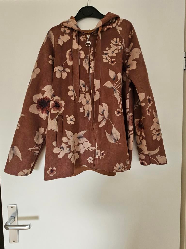 Vest met bloemenprint. Dunne fleece. M, Kleding | Dames, Truien en Vesten, Ophalen of Verzenden, Zo goed als nieuw, Maat 38/40 (M)