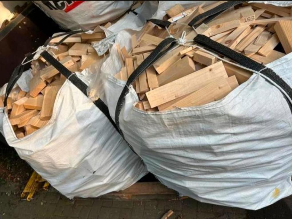 BIG-BAGS MET SCHOON DROOG HAARDHOUT 45,-, 6 m³ of meer, Ophalen