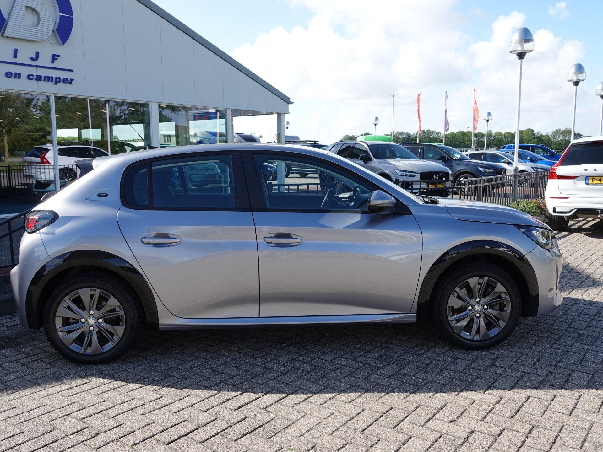Peugeot e-208 EV Blue Lease Active 50 kWh NAVI | LMV | PDC |, Auto's, Gebruikt, 24 min, Origineel Nederlands, 1430 kg