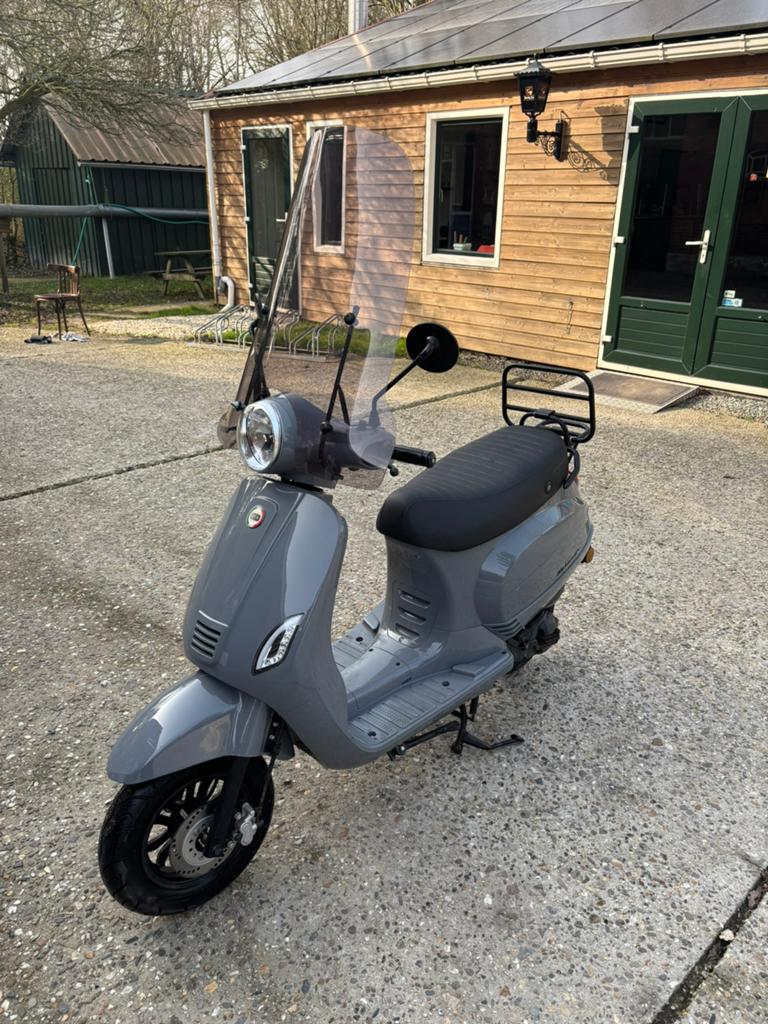 Nardo grey scooter blauw kenteken, Fietsen en Brommers, Snorfietsen en Snorscooters, Gebruikt, Benzine, Ophalen, Overige merken
