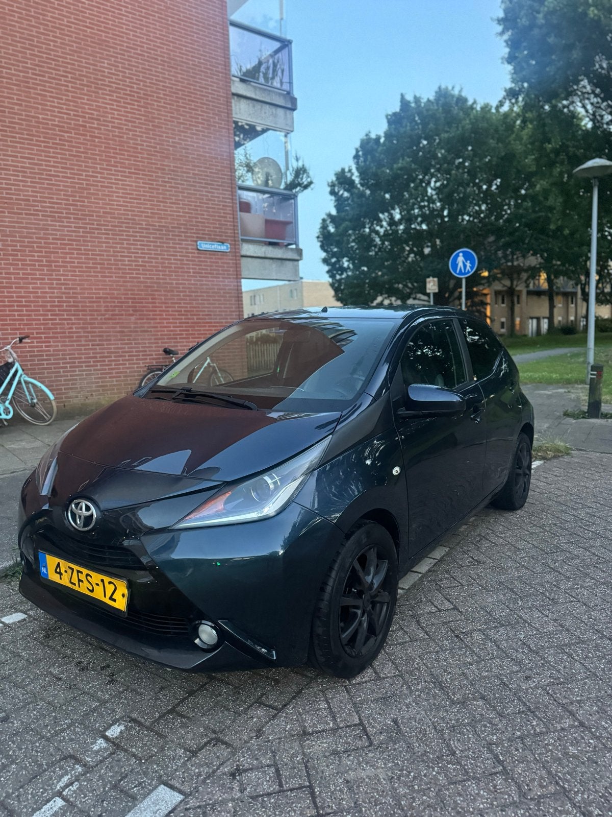 Toyota Aygo 1.0 12V Vvt-i Ddrs 2015 Blauw, Voorwielaandrijving, Origineel Nederlands, Handgeschakeld, 26 km/l