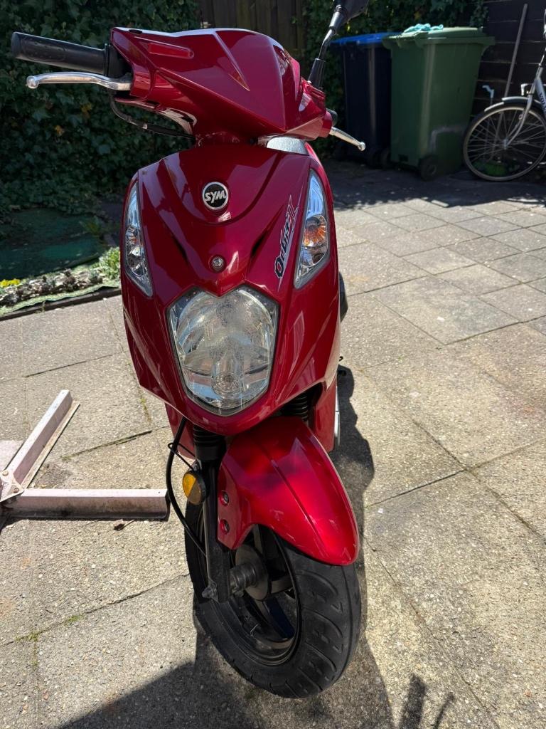 Sym orbit 2, Fietsen en Brommers, Scooters | SYM, Maximaal 45 km/u, Ophalen of Verzenden, Zo goed als nieuw, Benzine