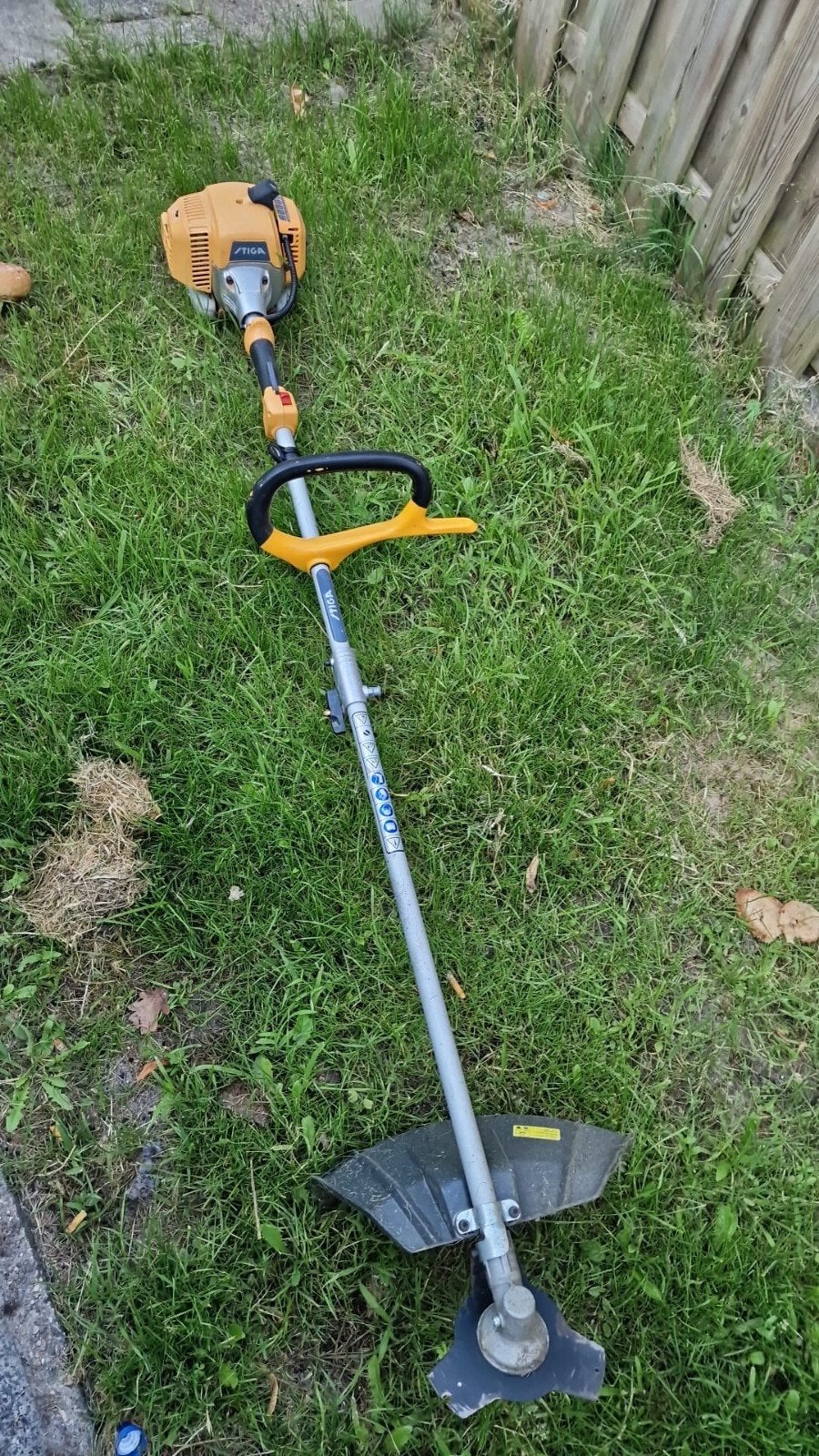 Stiga bosmaaier met blad, Ophalen, Benzine