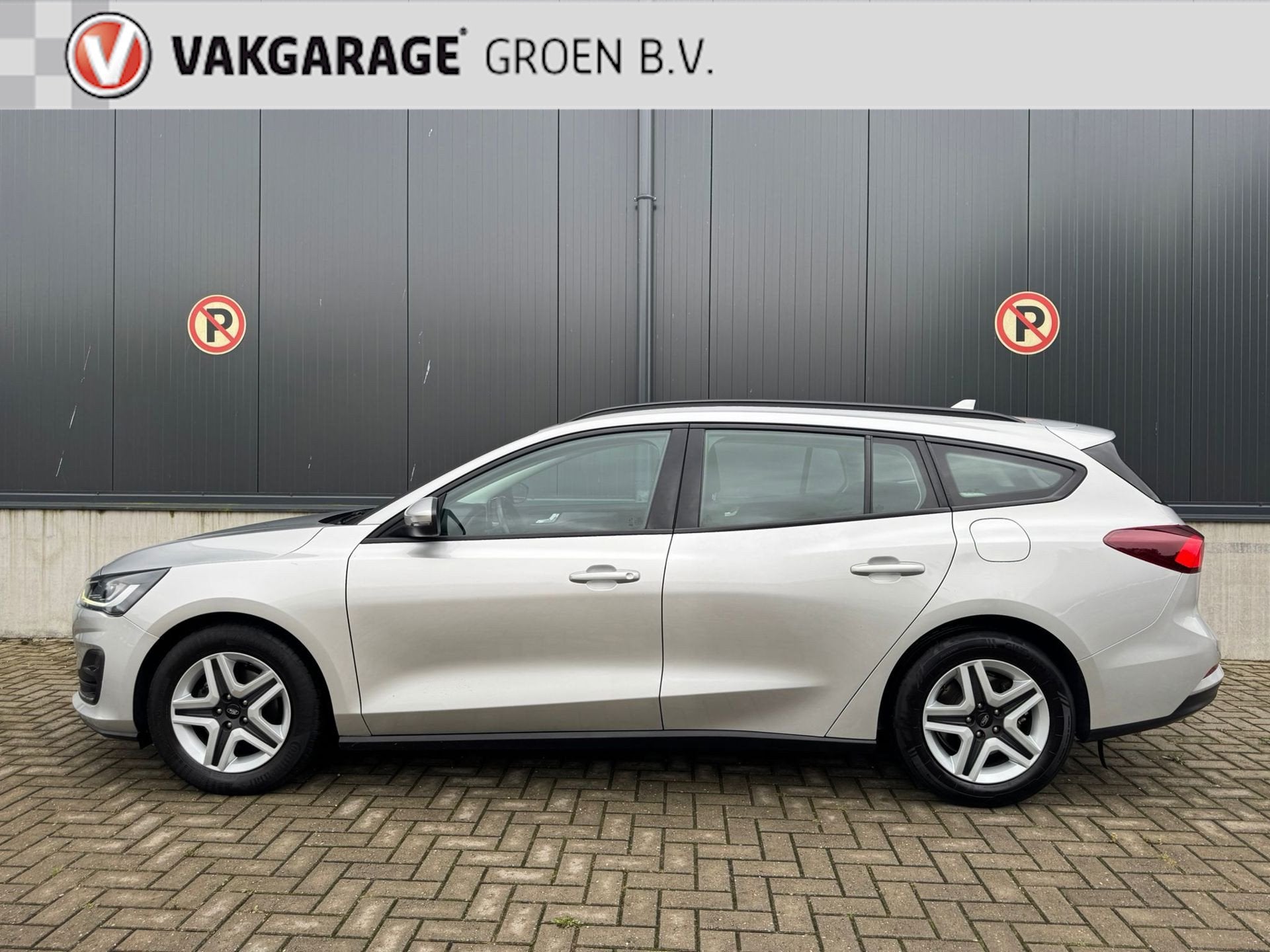 Ford Focus Wagon 1.0 EcoBoost Hybrid Connected / airco / cru, Lichtsensor, Gebruikt, Origineel Nederlands, Handgeschakeld