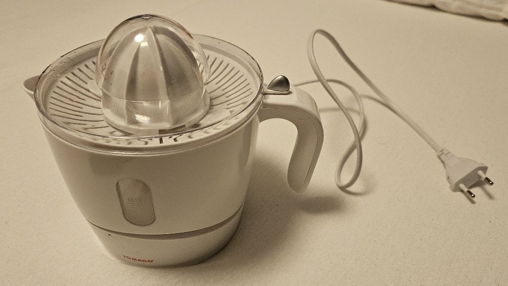 Tomado Sapcentrifuge, Witgoed en Apparatuur, Juicers, Ophalen of Verzenden, Zo goed als nieuw, Elektrisch, Sapcentrifuge