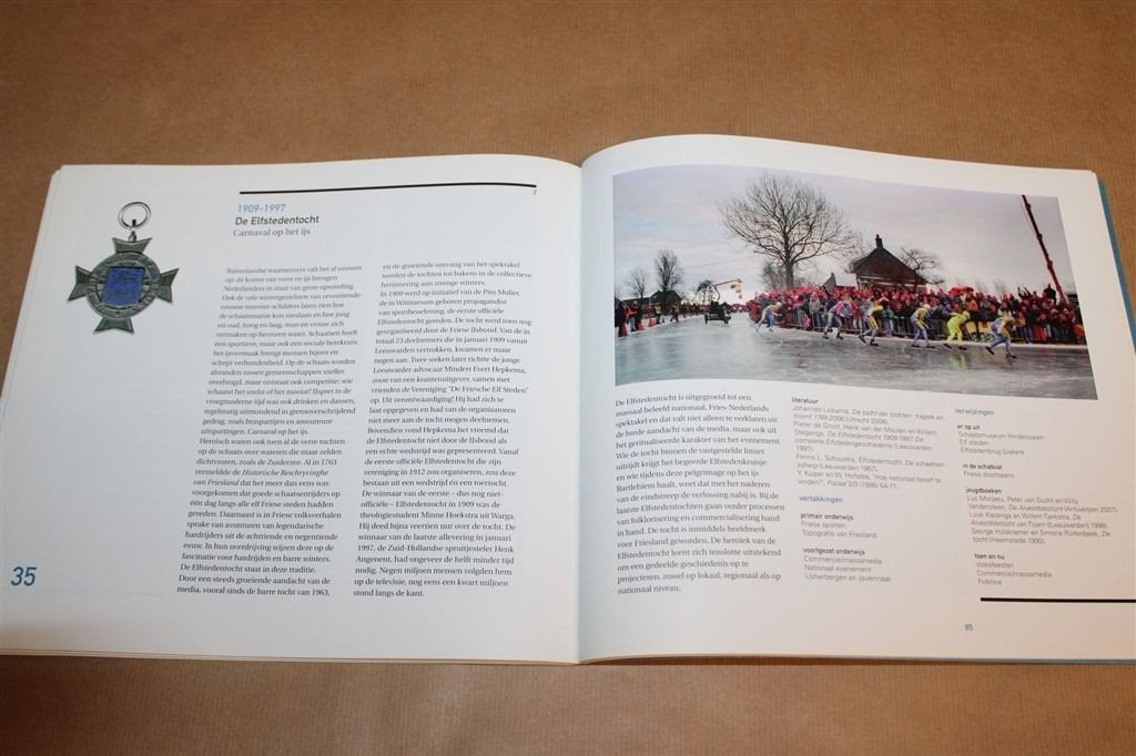 De Canon van Friesland — Geschiedenis in 11 en 30 Vensters, Ophalen of Verzenden, Gelezen