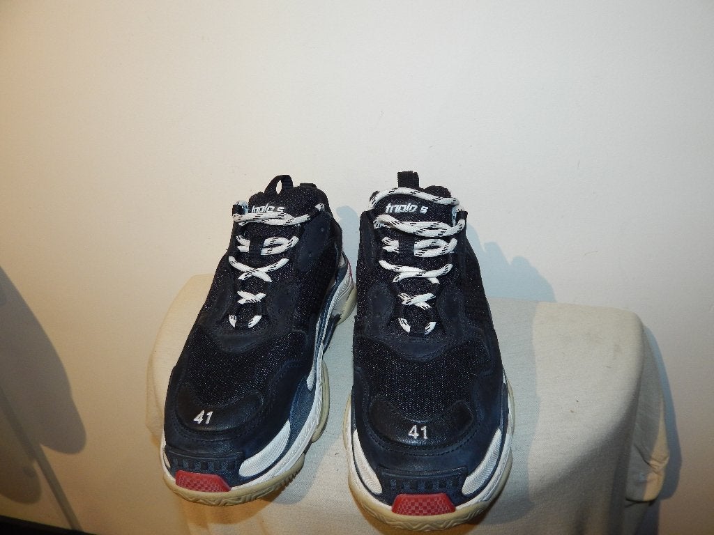 Balenciaga tripple s sneakers zwart wit met rood mt 41, Balenciaga, Zwart, Ophalen of Verzenden, Sneakers of Gympen