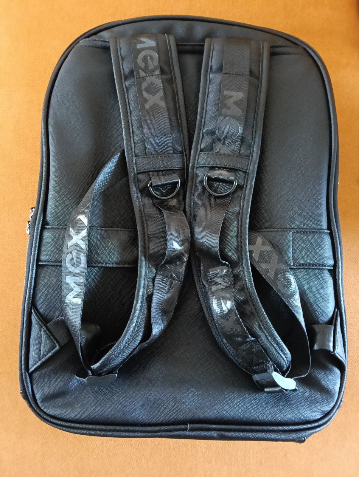 Nieuwe MEXX rugzak met 17" laptopvak en 3 ritsvakken, Rugtas, Zwart, Ophalen of Verzenden, Nieuw