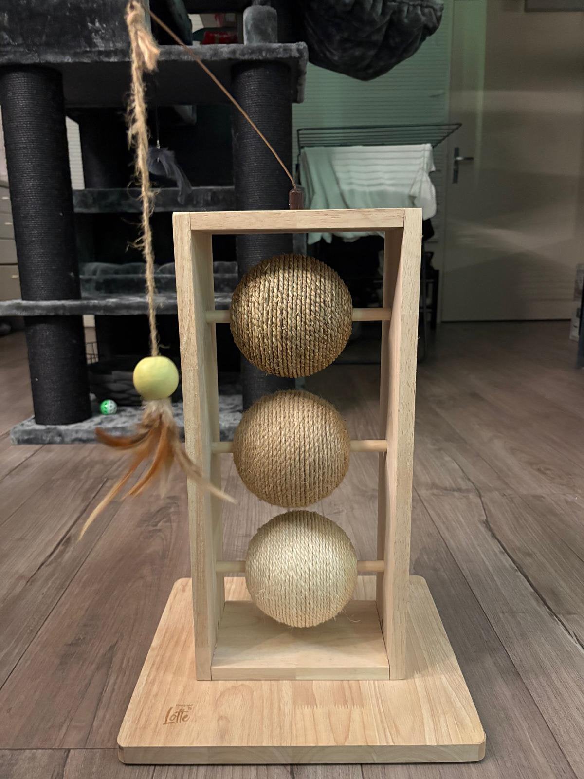 Designed by lotte Lomax Krabbollen Krabpaal – 34,5×29,5x50cm, Ophalen, Zo goed als nieuw, Overig speelgoed