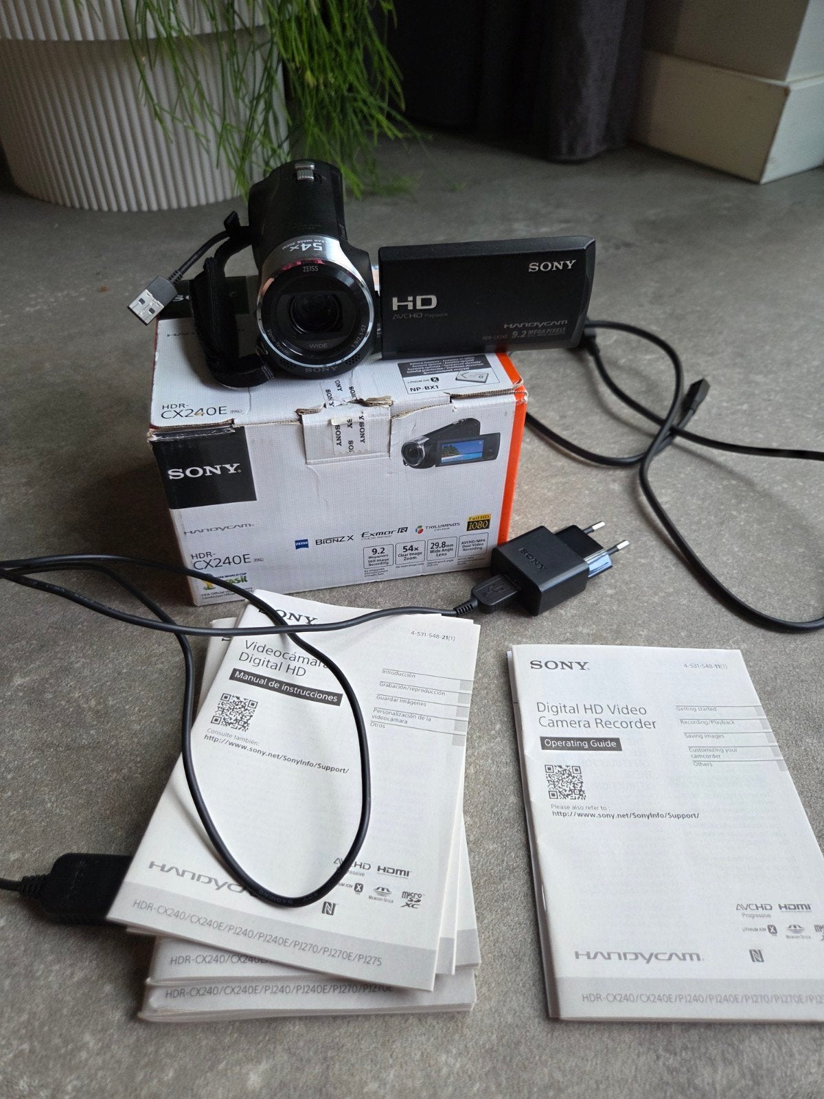 Sony HDR-CX240E Handycam Camera Recorder Y2K, Audio, Tv en Foto, Videocamera's Digitaal, Full HD, 20x of meer, Ophalen of Verzenden