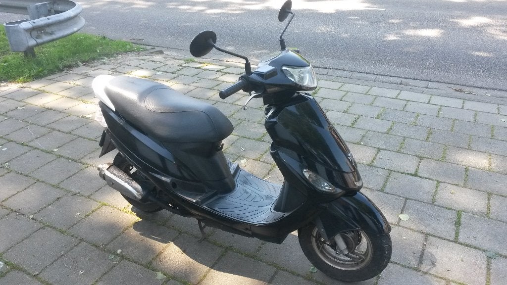 peugeot v clic 2015, Fietsen en Brommers, Scooters | Peugeot, Gebruikt, Overige modellen, Ophalen of Verzenden, Benzine