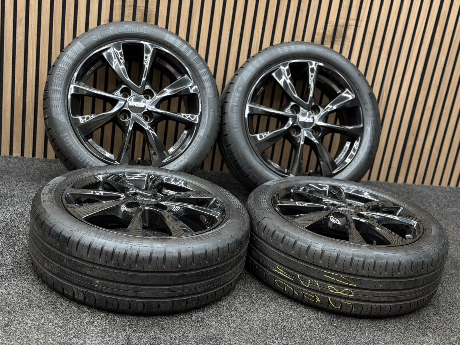 16 inch Oxxo Hyperion - Up Citigo Mii 4x100 ET37 Continental, Auto-onderdelen, Ophalen, 16 inch, ., Banden en Velgen