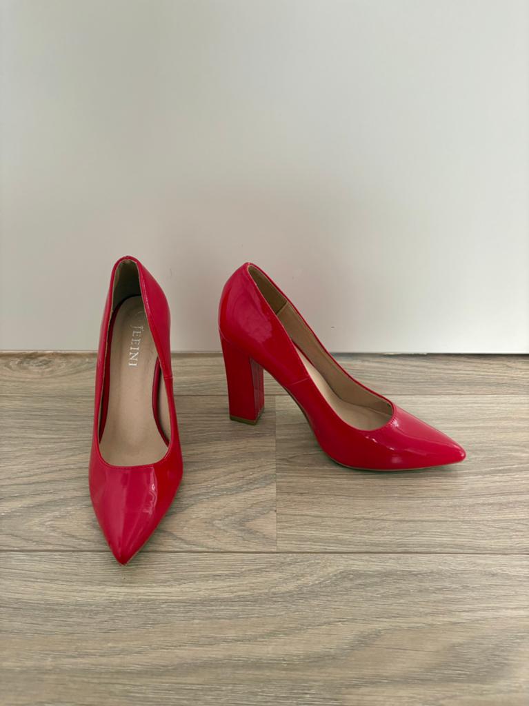 Gave rode pumps - Jeeini - maat 38, Kleding | Dames, Schoenen, Pumps, Ophalen of Verzenden, Zo goed als nieuw, Rood