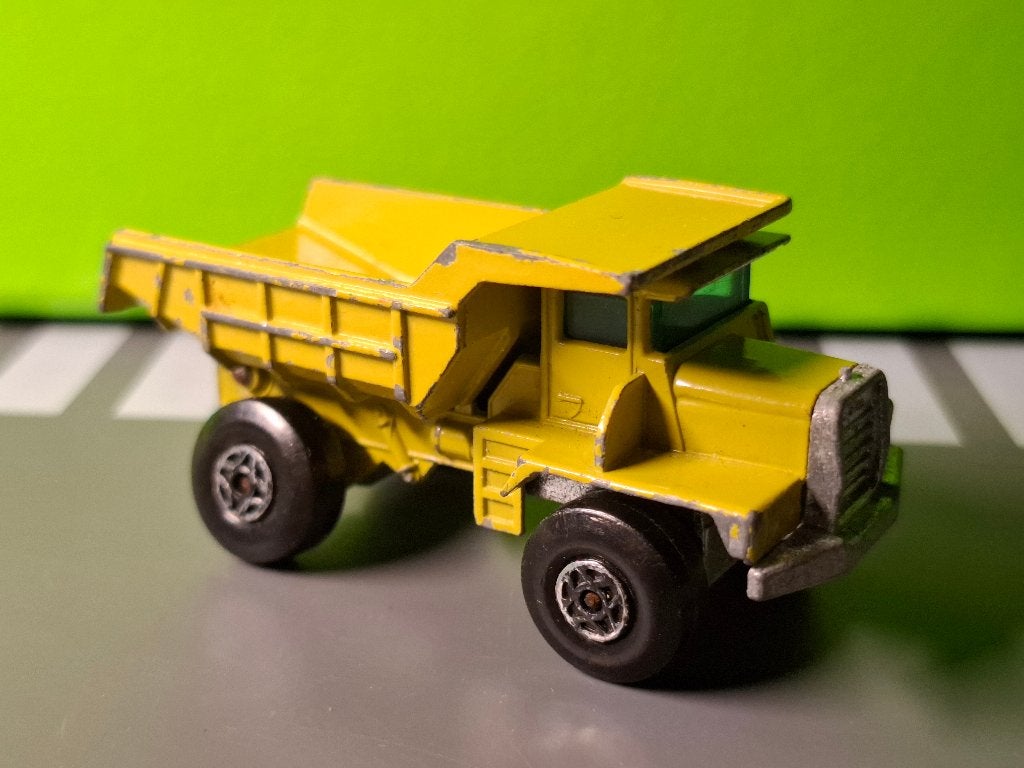 Matchbox 28 - Mack Dump Truck [groen] 1/100, Ophalen of Verzenden, Gebruikt, Bus of Vrachtwagen