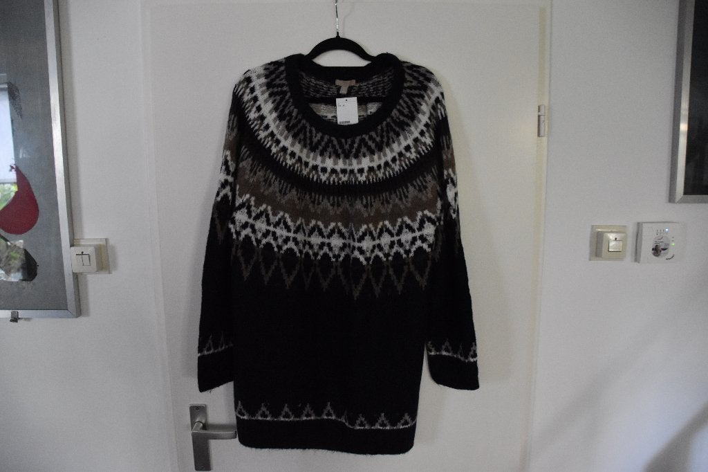 leuke nieuwe donkerblauwe ijslandse trui maat XXL H&M, Kleding | Dames, H&M, Blauw, Trui of Vest, Nieuw