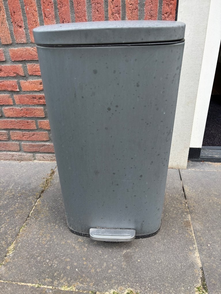 Gratis prullenbak, Huis en Inrichting, Woonaccessoires | Prullenbakken, Ophalen, Gebruikt, Met pedaal, 50 tot 75 cm