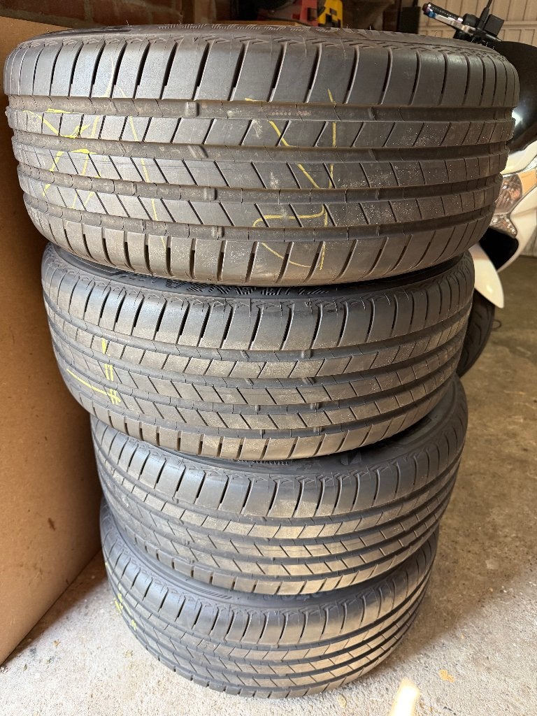 4 originele MG4 Luxury 2023 velgen met banden – complete set, Auto-onderdelen, Ophalen, 18 inch, Gebruikt, Banden en Velgen