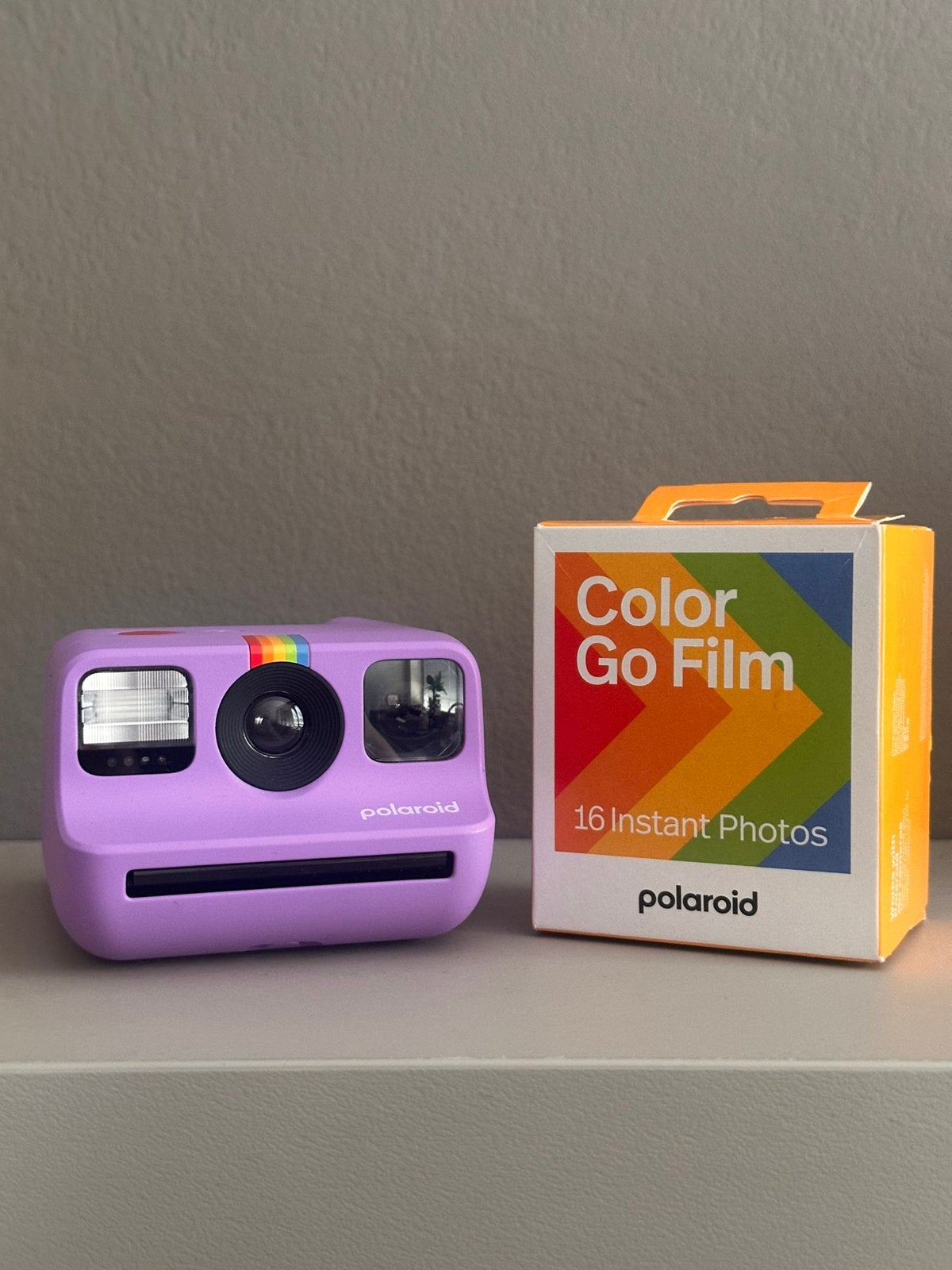 Polaroid Go gen 2 paars met filmpack, Audio, Tv en Foto, Fotocamera's Analoog, Ophalen of Verzenden, Zo goed als nieuw, Polaroid
