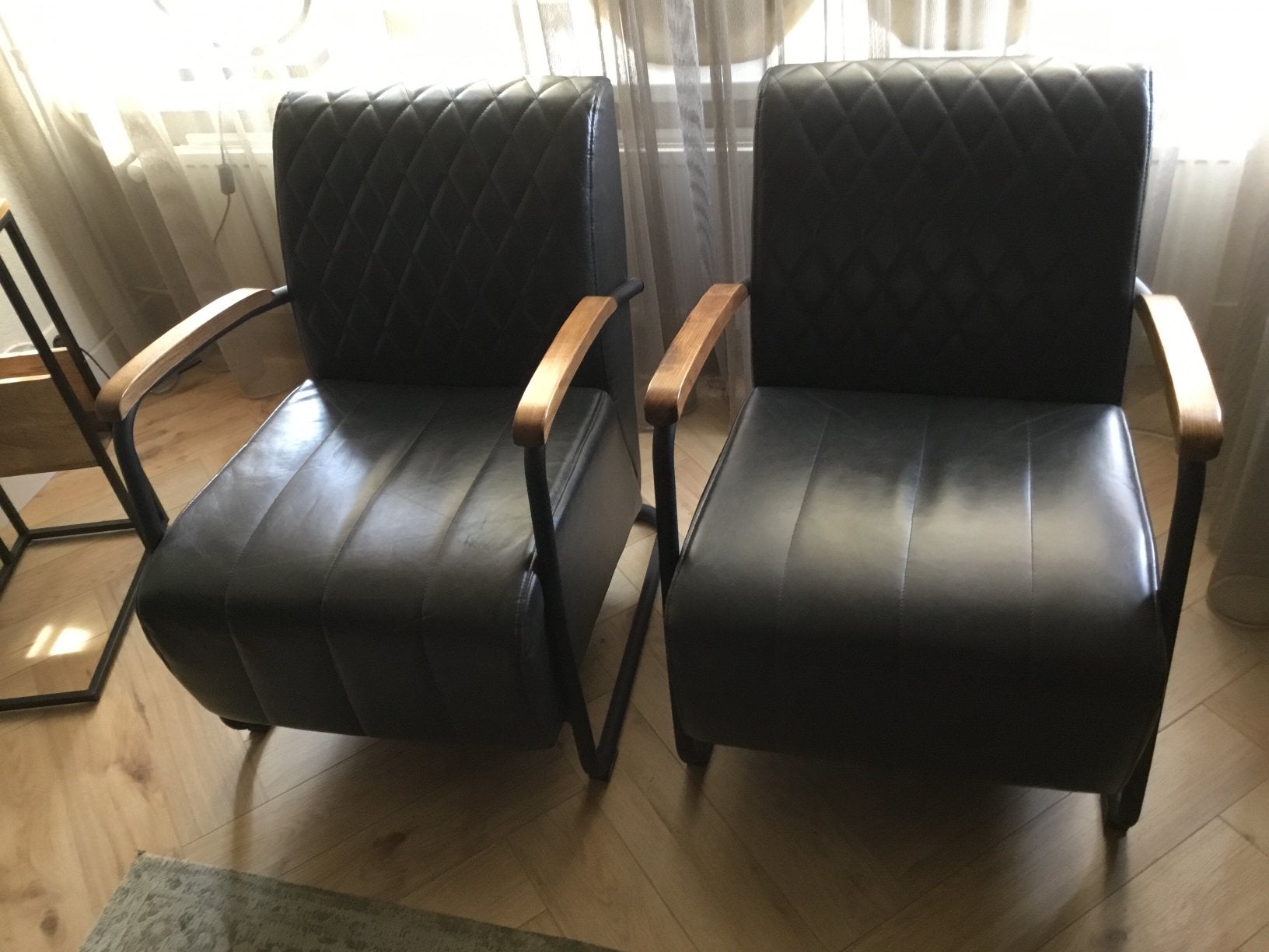 2 zwarte leren fauteuils, Huis en Inrichting, Ophalen, Zo goed als nieuw, 75 tot 100 cm, 50 tot 75 cm