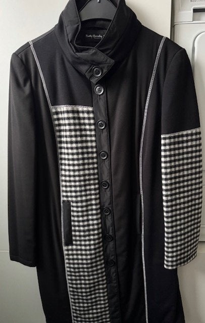Winterjas, stof in zwart en wit, Kleding | Dames, Jassen | Winter, Maat 38/40 (M), Zwart, Betty Barclay, Ophalen of Verzenden