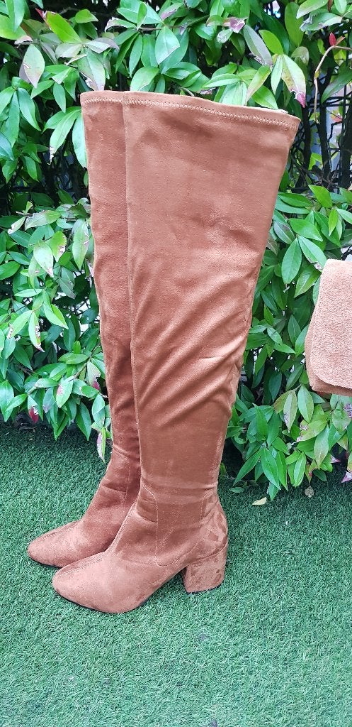 overknee laarzen cognac, Hoge laarzen, Overige kleuren, Ophalen of Verzenden, Onbekend