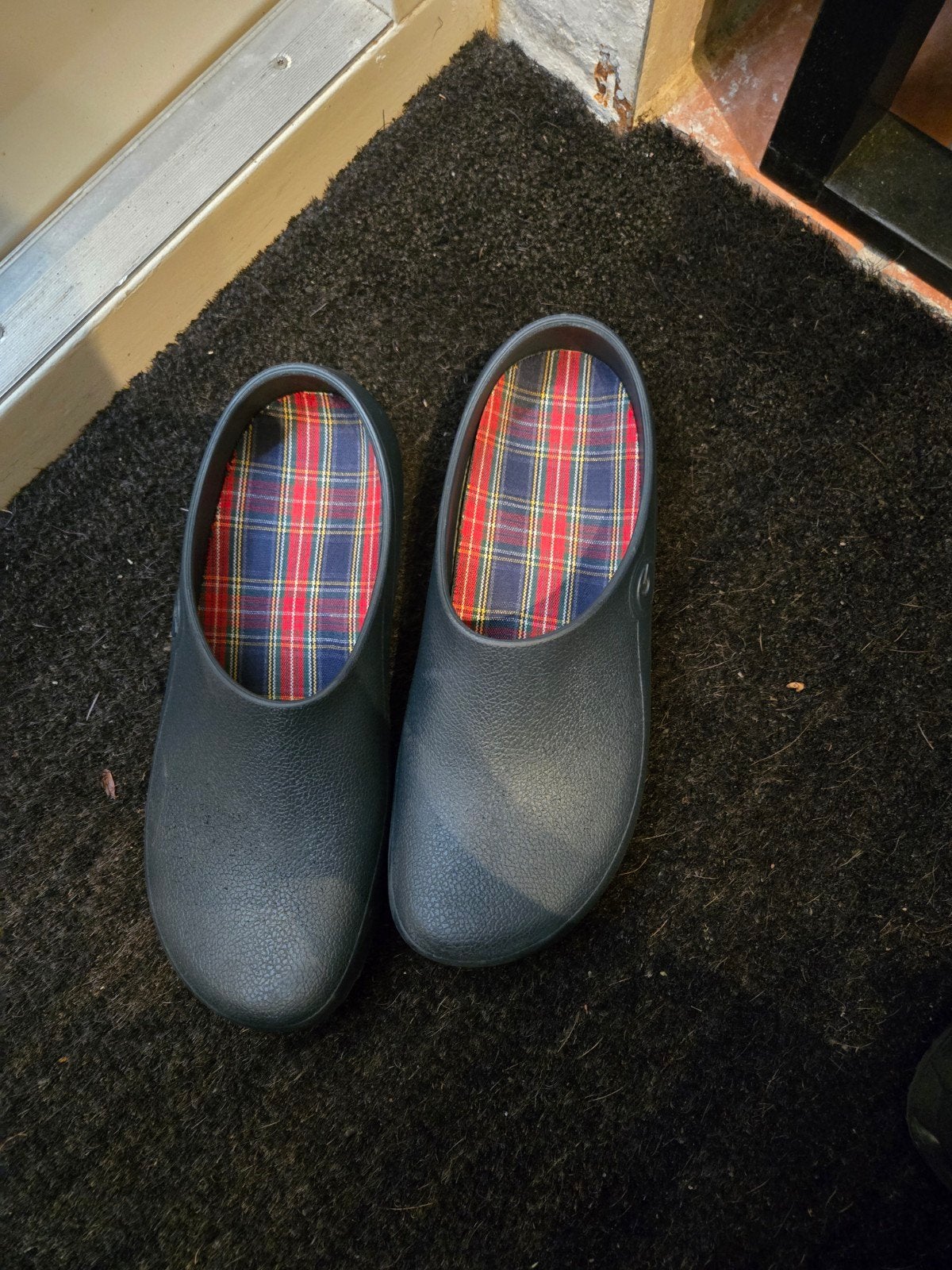 Comfortabele donkerblauwe klompen met ruitjesvoering Gardy, Ophalen, Blauw, Onbekend, Pantoffels of Sloffen