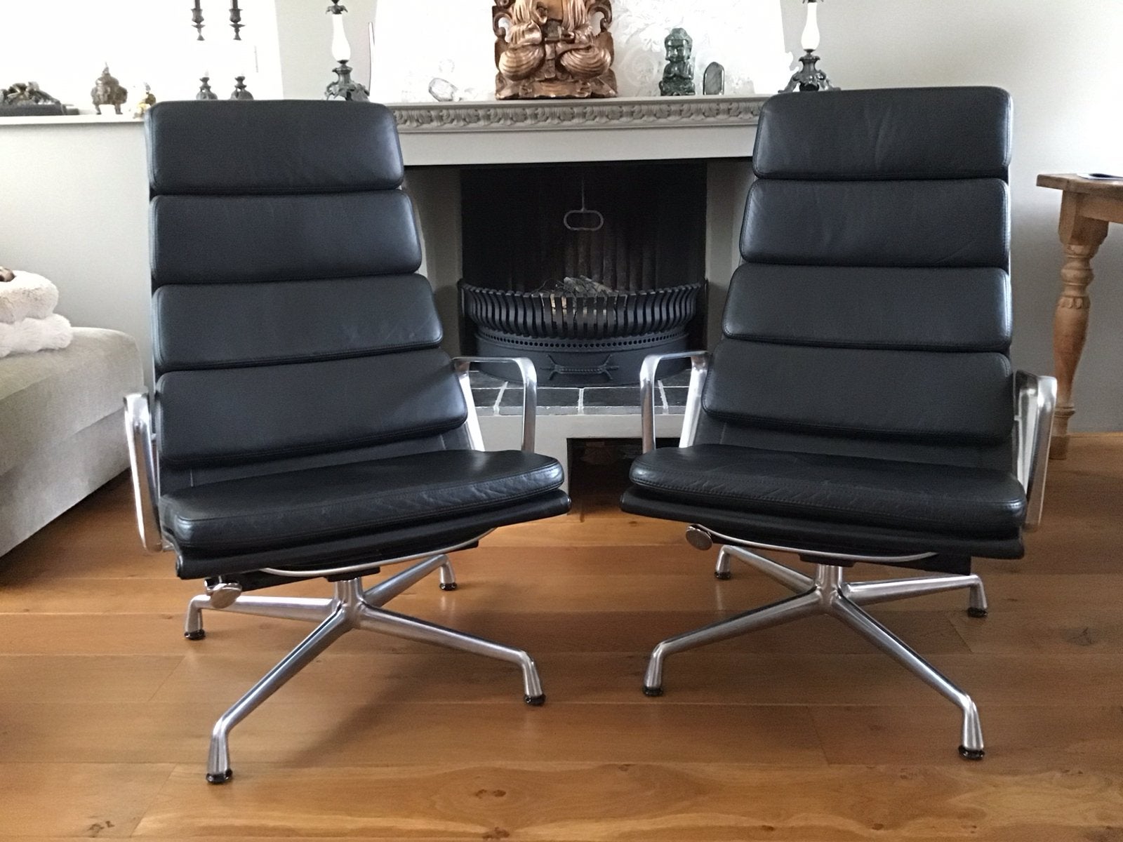 Vitra Eames EA222 Feauteuil zwart leer-aluminium prijs=p/st!, Ophalen, Zo goed als nieuw, Zwart, Leer