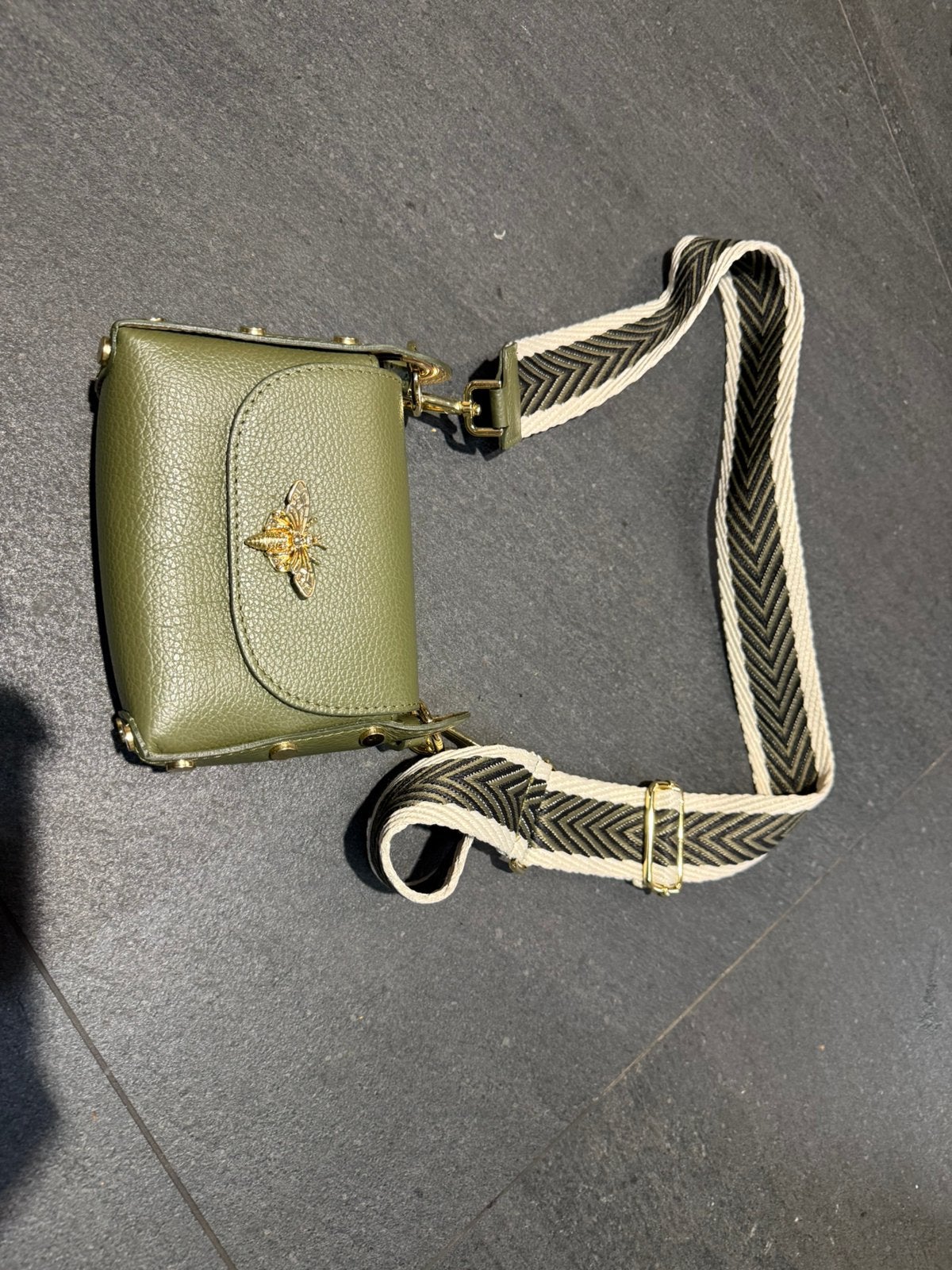 Leger groen crossbody tasje, Ophalen of Verzenden, Nieuw, Groen, Schoudertasje