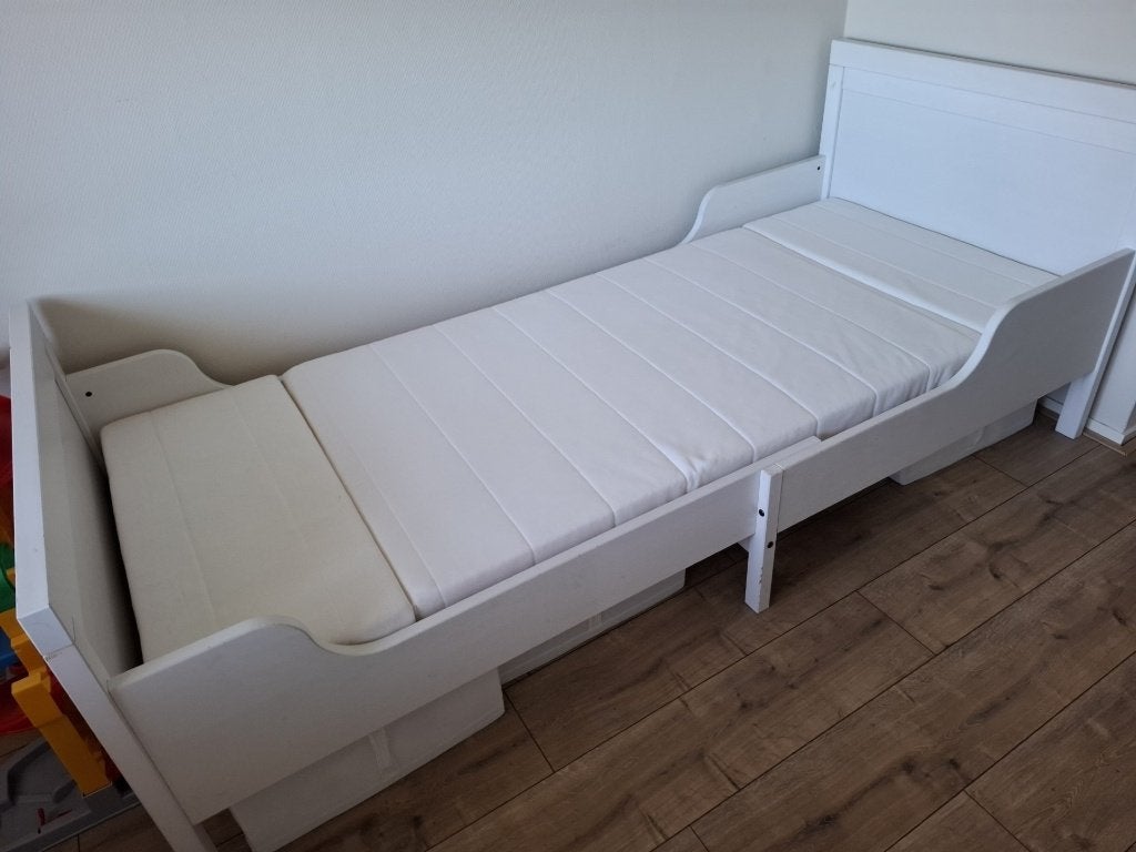 Ikea Sundvik meegroeibed met matras en lattenbodem en meer, 85 tot 100 cm, Zo goed als nieuw, 180 cm of meer, Ophalen