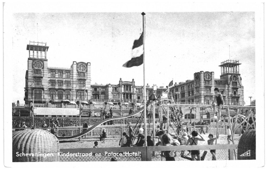 43946 Scheveningen Kinderstrand Palace Hotel zegel afgeweekt